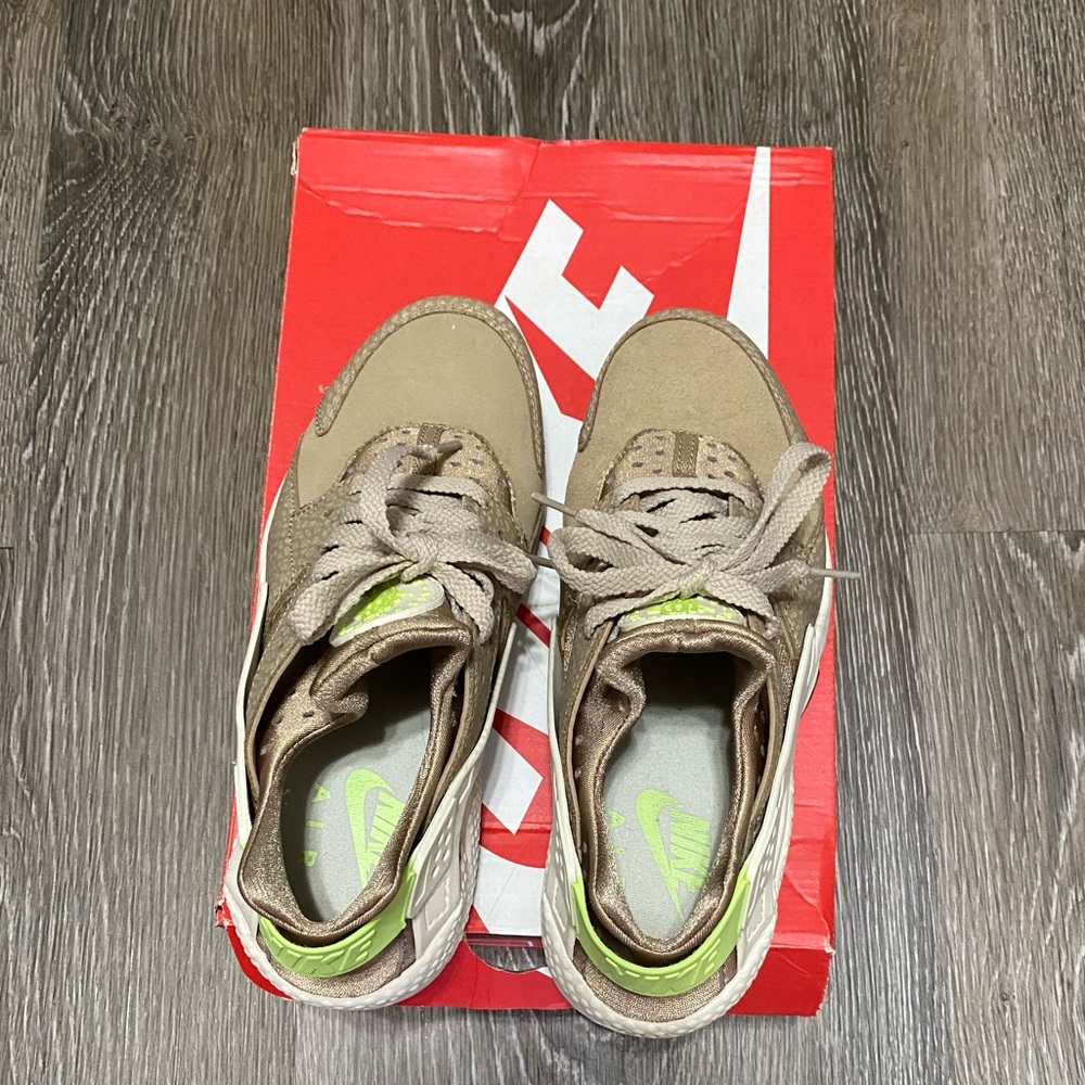 Nike Air Hurache Run - image 3